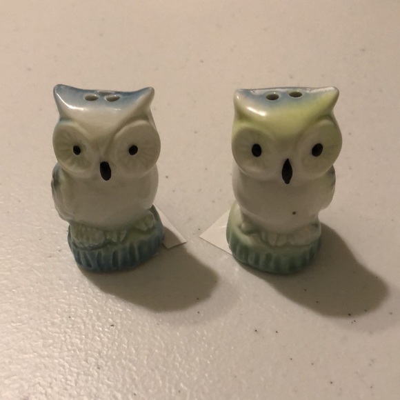 Owl Mini Salt & Pepper Shakers - Picture 10 of 10